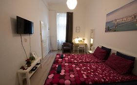 No. 11 Apartment With 2 Bathrooms Next To Railway Station